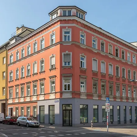 Yeshello Central Station Wien Exterior foto
